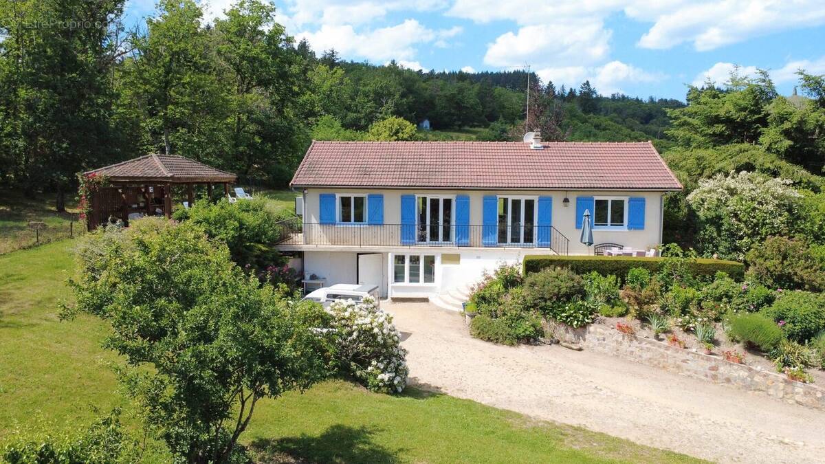 Maison à LA CELLE-EN-MORVAN