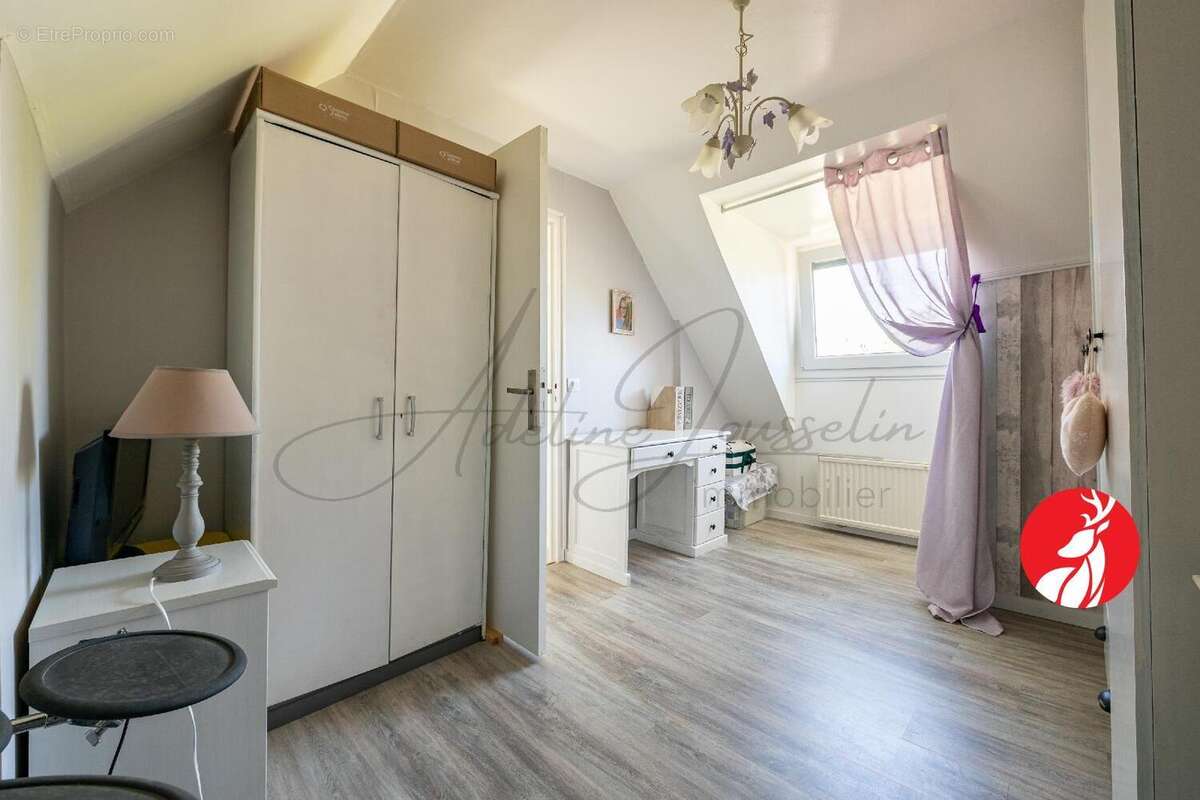 Maison à LA CHAPELLE-LA-REINE