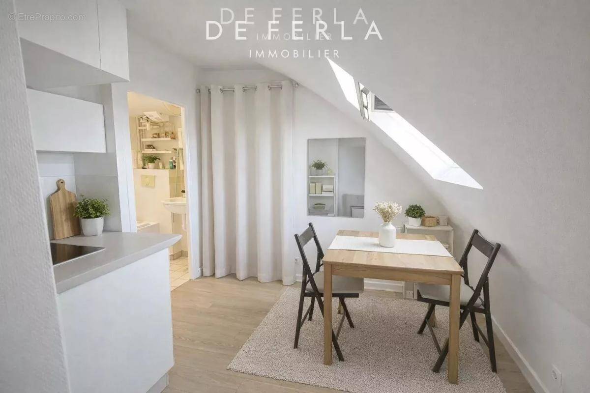 Appartement à PARIS-7E