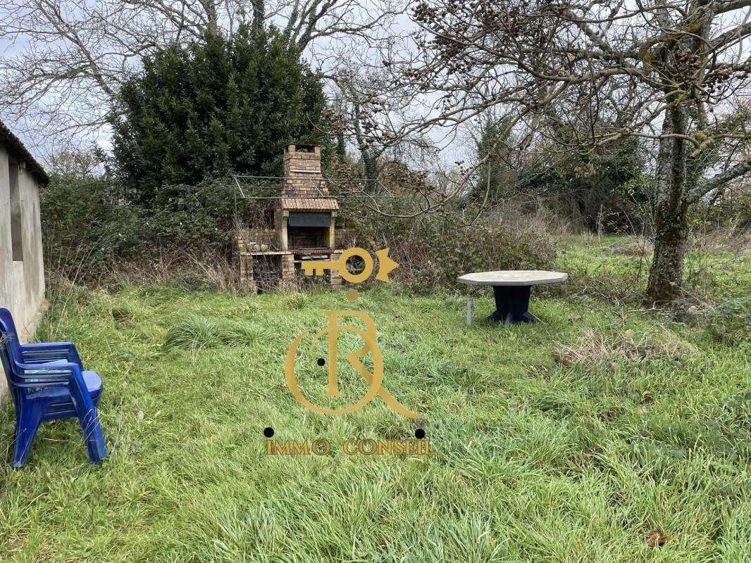 Maison à DURDAT-LAREQUILLE