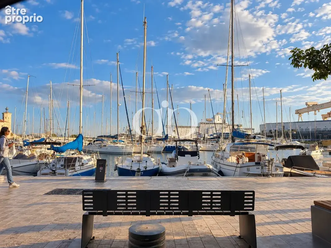 La ciotat   port-vieux  superbe t2 de 45 m2 entièrement rénové - photo 13