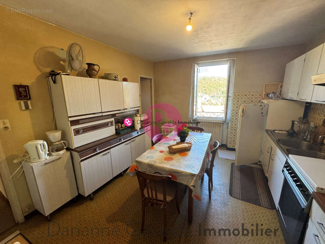 Maison à DECAZEVILLE