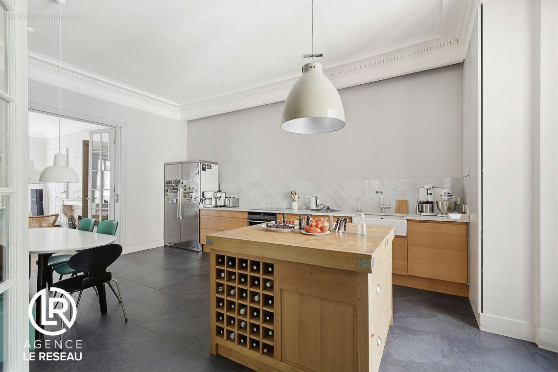 Appartement à PARIS-8E