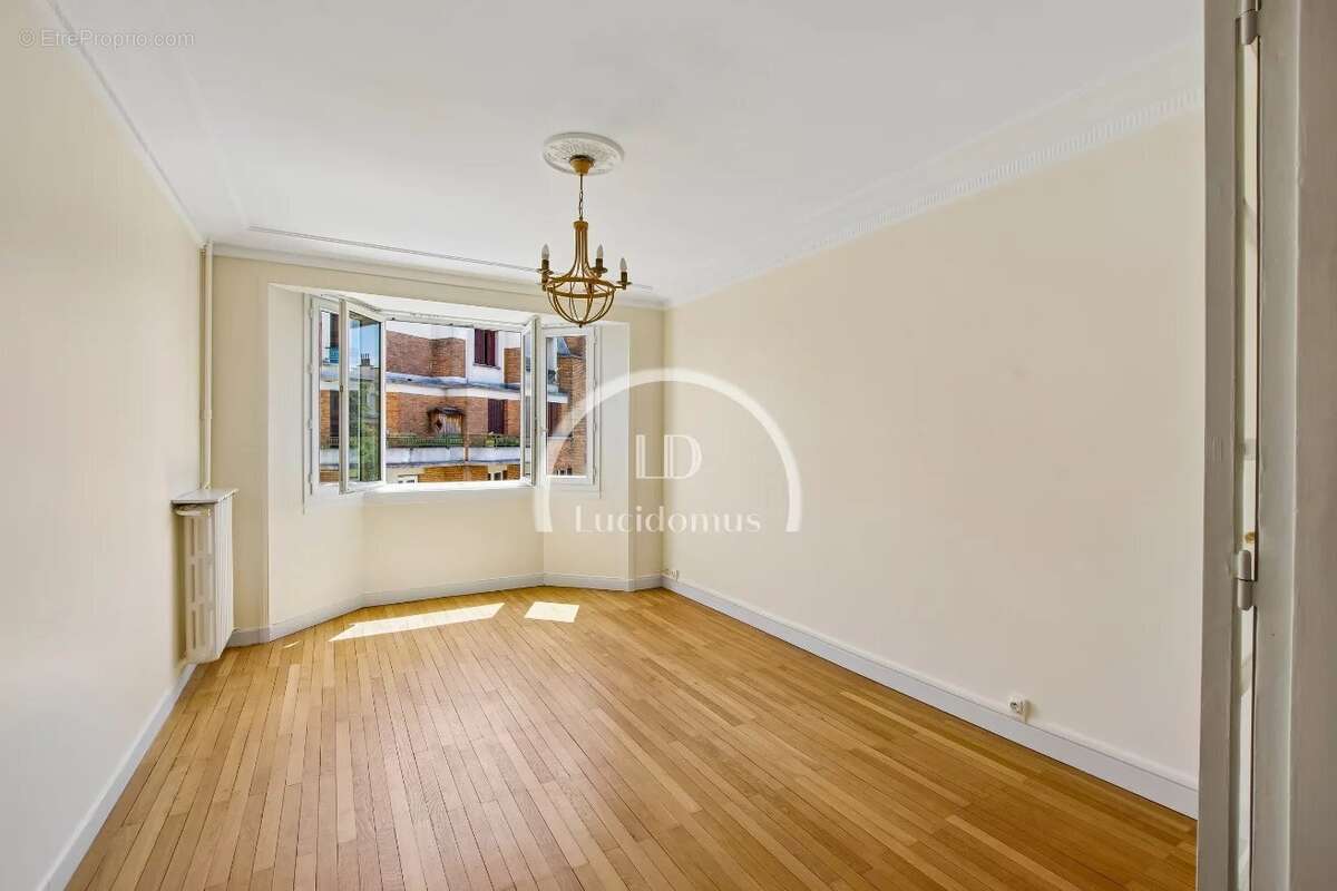 Appartement à PARIS-19E