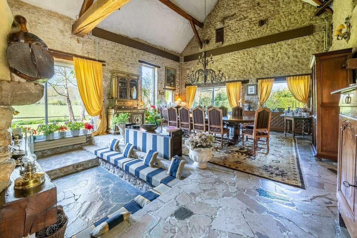 Maison à FONTAINEBLEAU