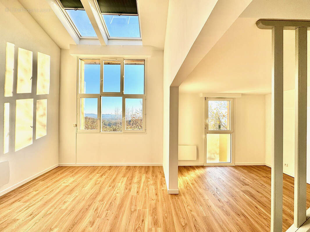 Appartement à EGUILLES