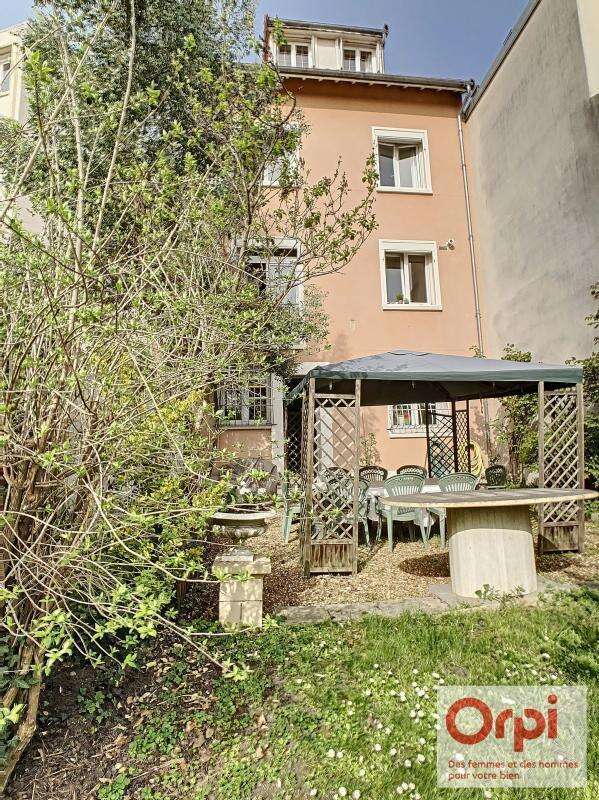Maison à ISSY-LES-MOULINEAUX