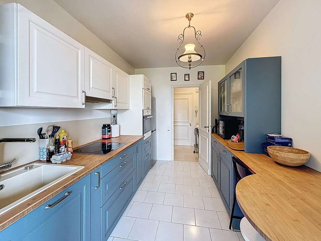 Appartement à VILLENEUVE-LOUBET