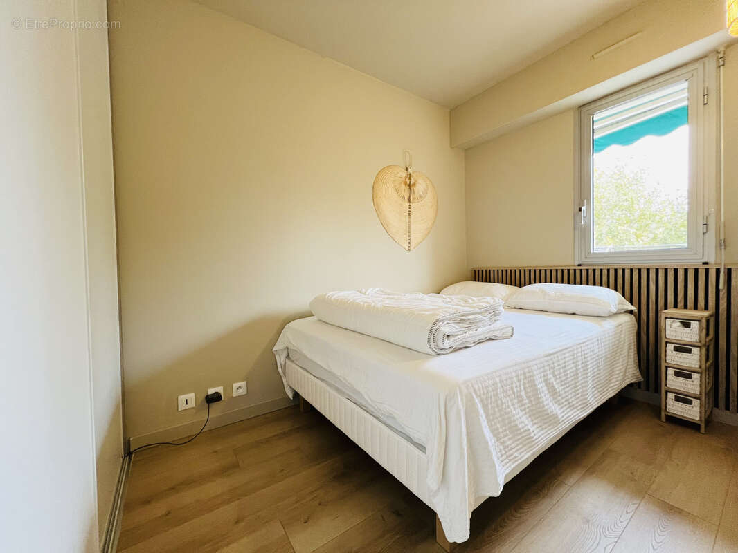 Magnifique deux pièces avec terrasse, parking, cellier,  piscine et ascenseur. - photo 4