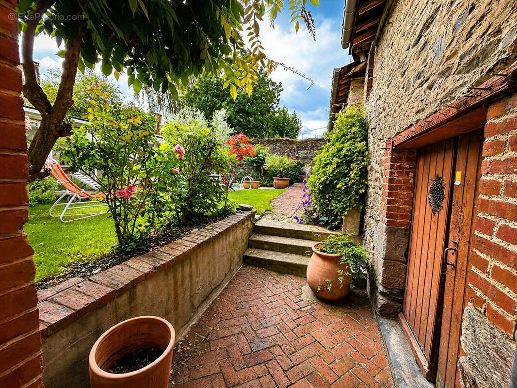 Maison Acigné 9 pièce(s) 195 m2. Piscine et dépendance - photo 3