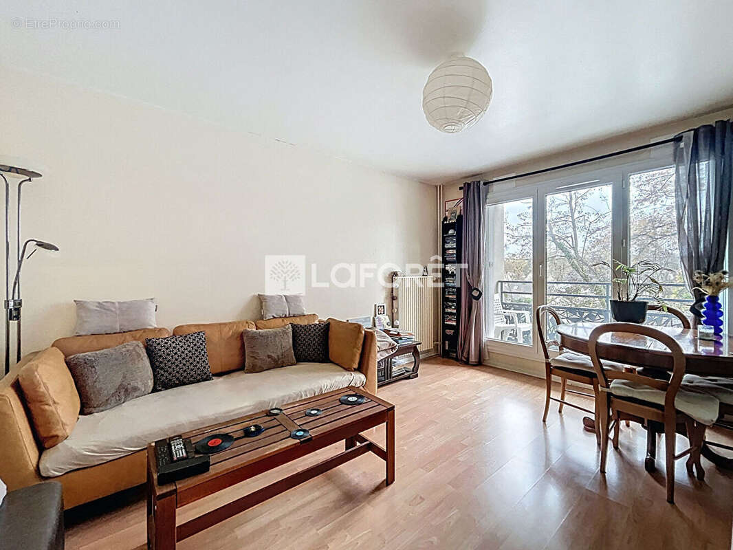 Appartement à VERNEUIL-SUR-SEINE
