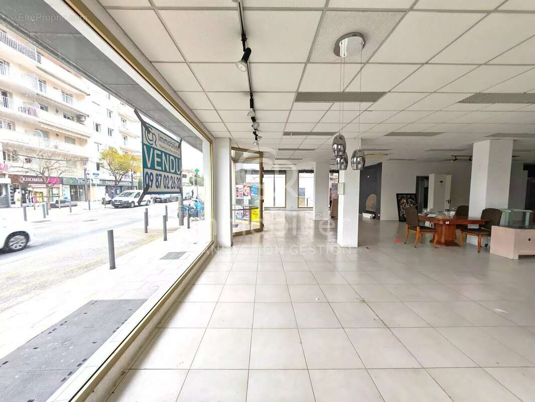 Commerce à CANNES