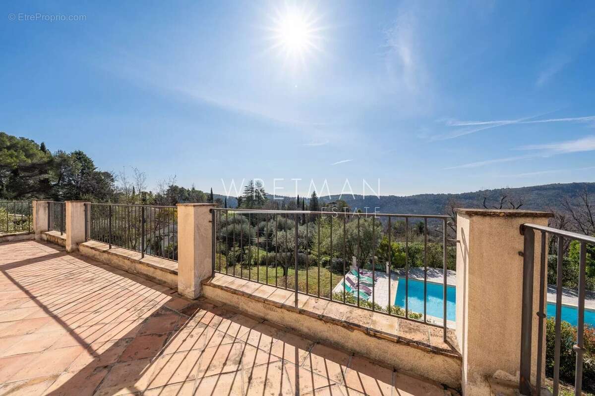 Maison à TOURRETTES-SUR-LOUP