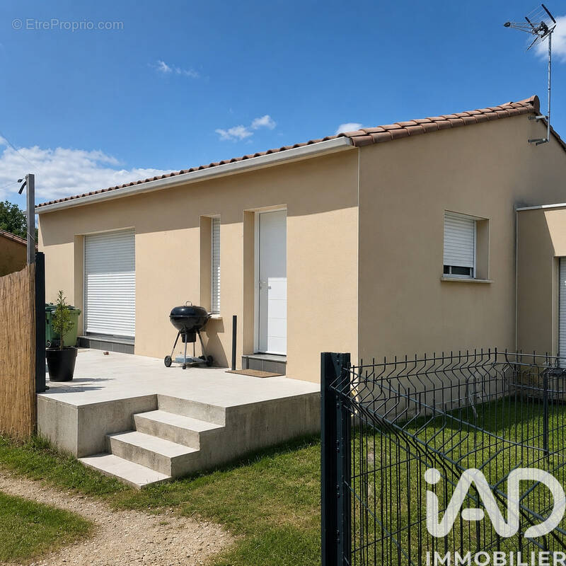 Photo 1 - Maison à SAINT-MARTIN-DE-VALGALGUES