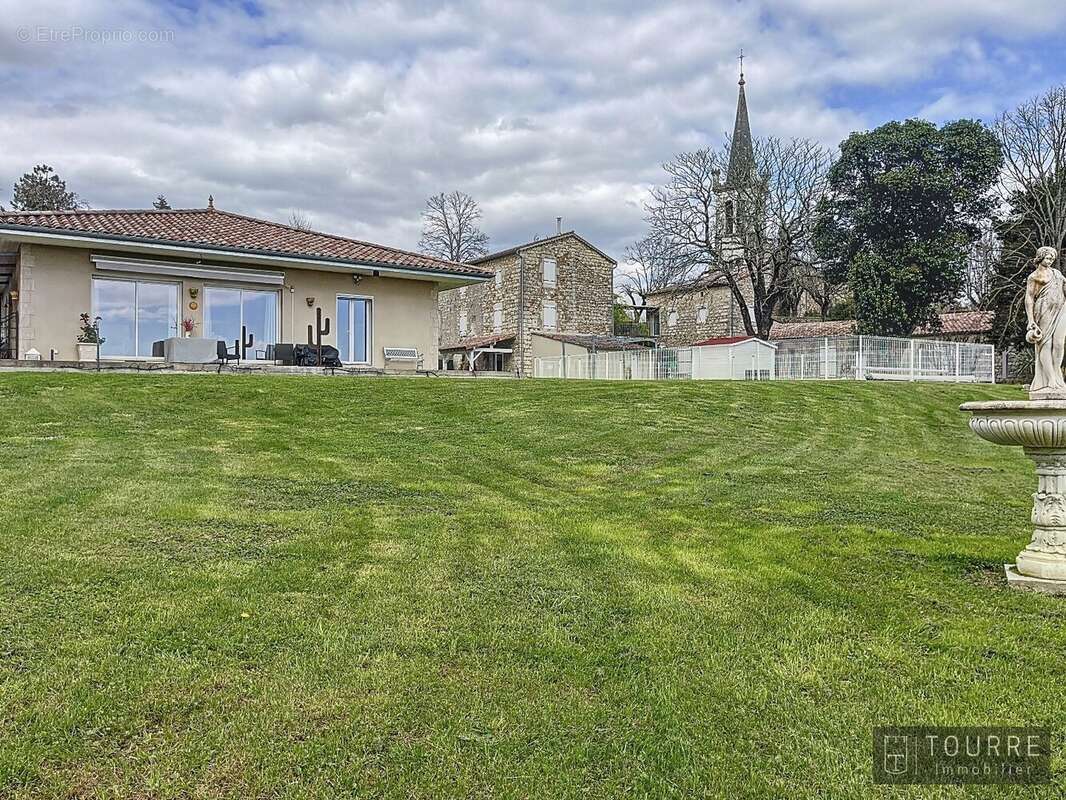 Maison à BERRIAS-ET-CASTELJAU