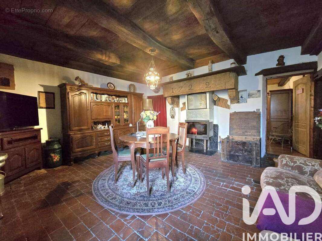 Photo 4 - Maison à ESSERTENNE-ET-CECEY