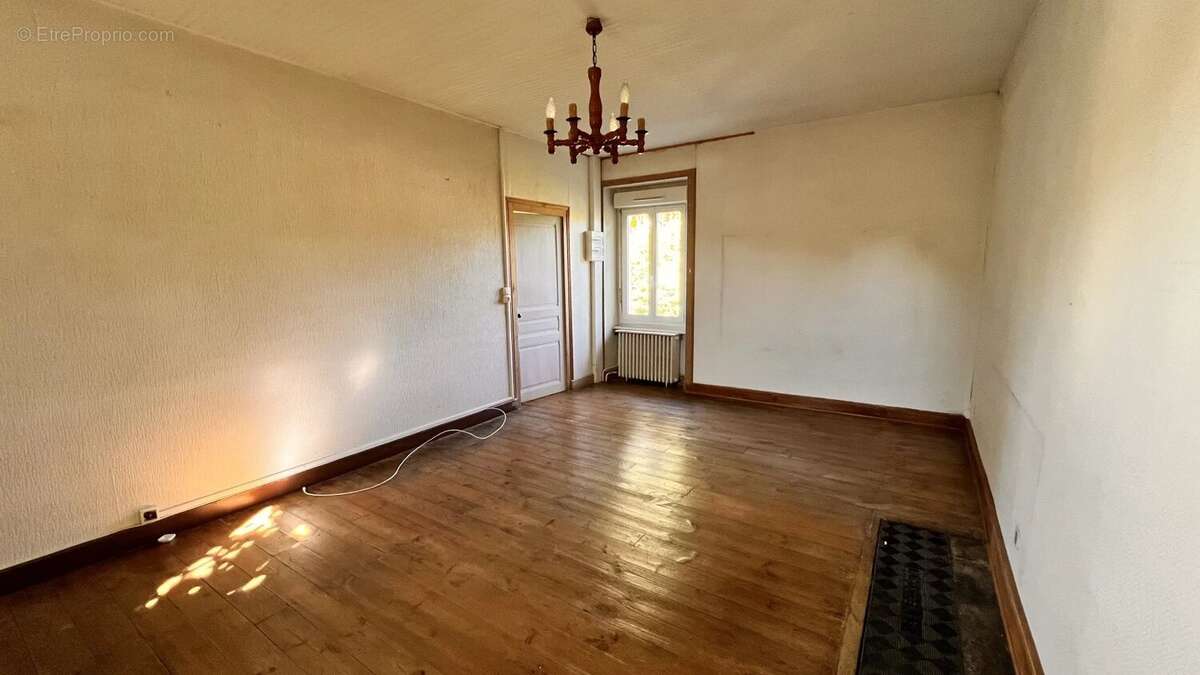 Maison à LA COQUILLE