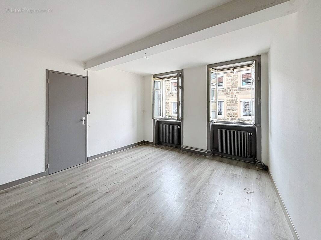 Appartement à VIOLAY