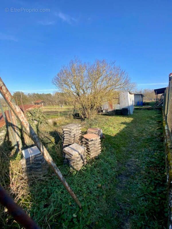 Terrain à VIRECOURT