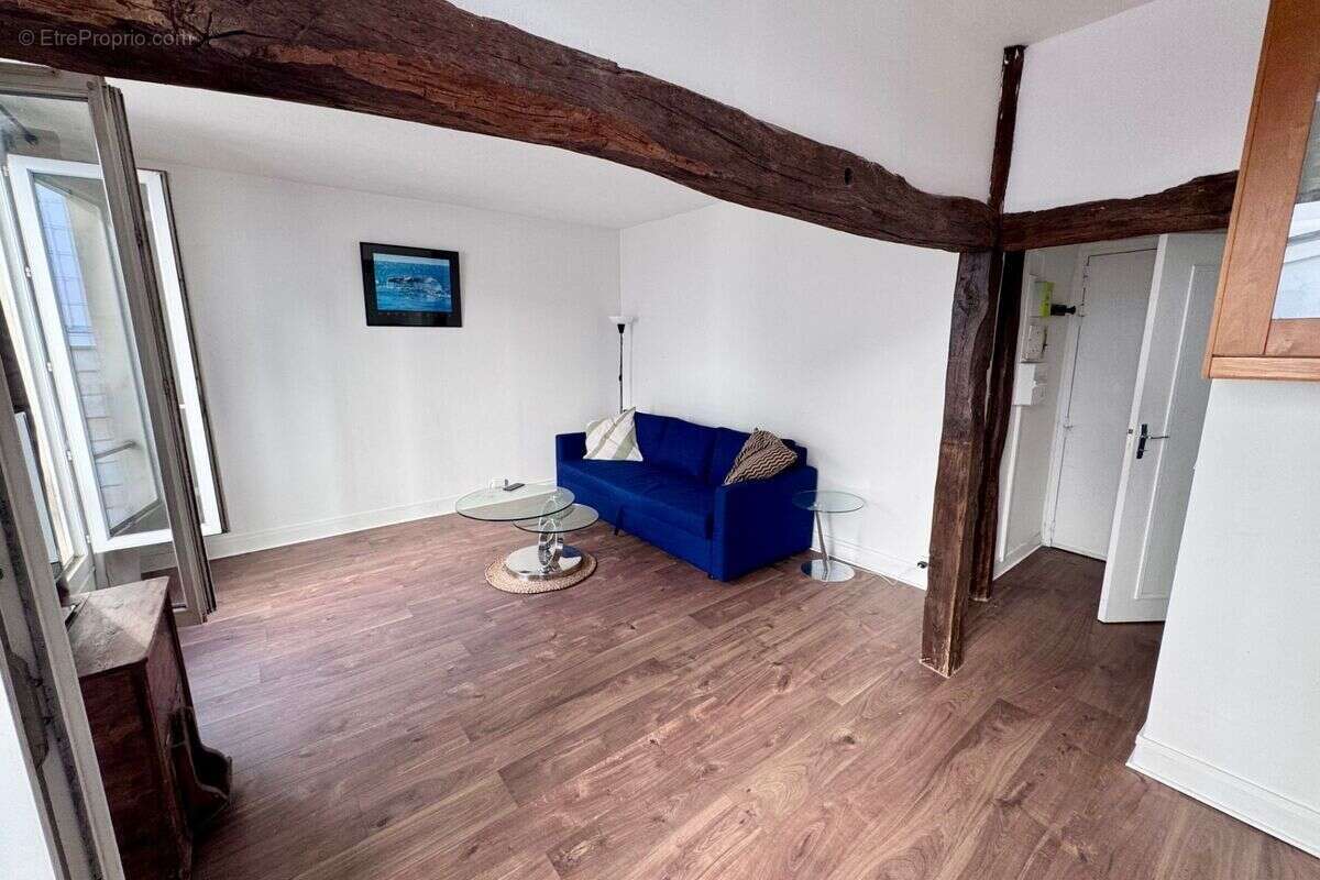 Appartement à PARIS-10E