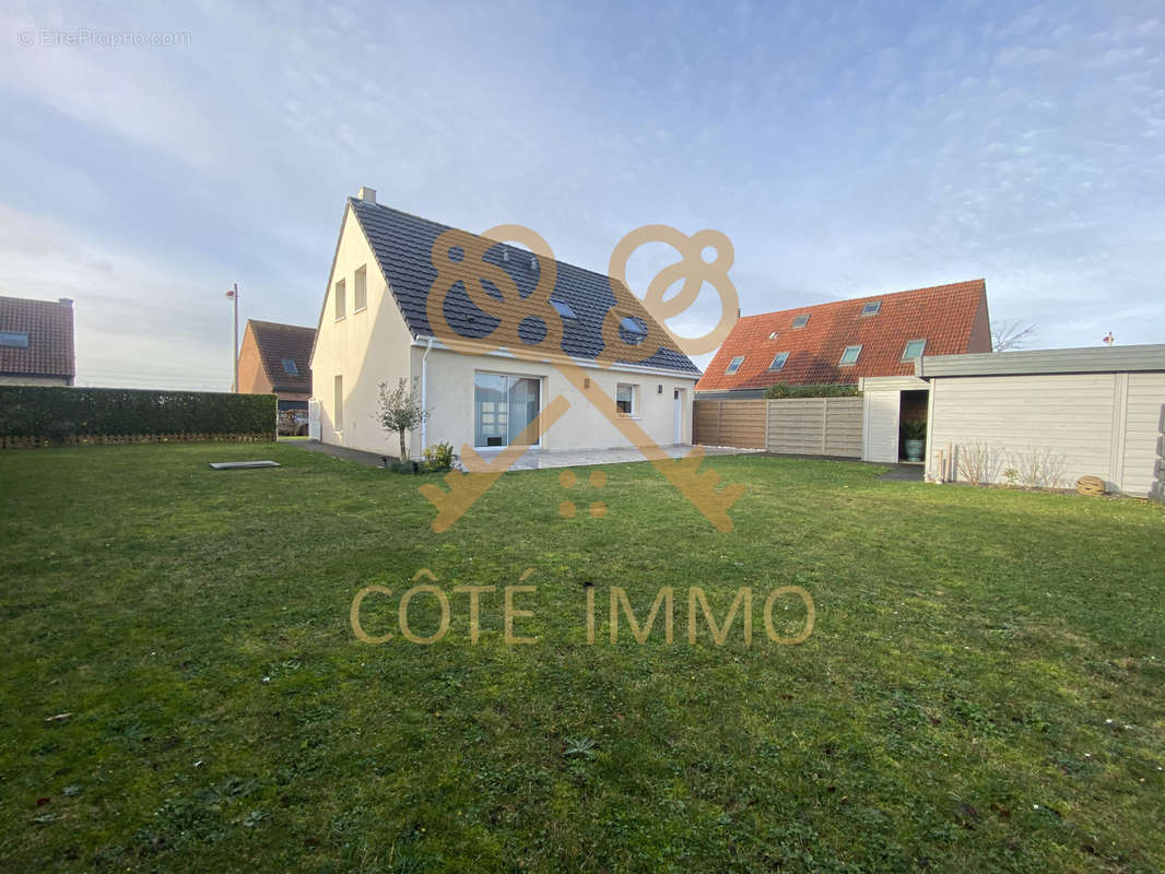 Maison à COURRIERES