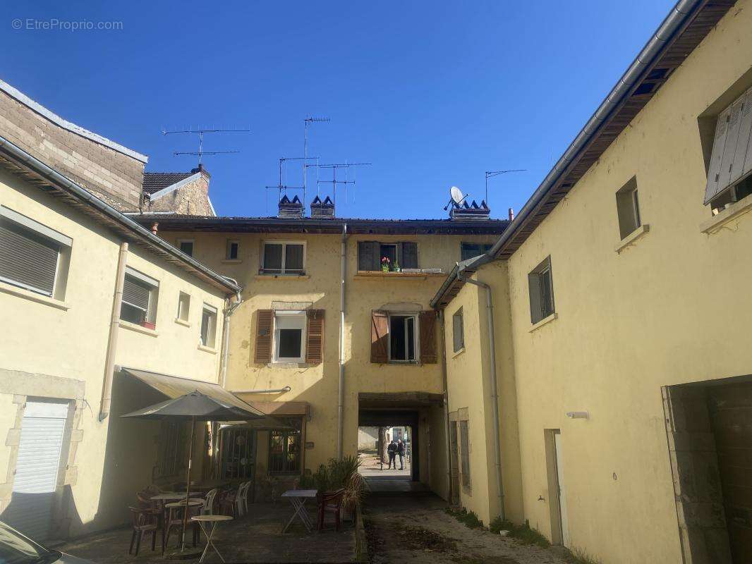 Appartement à GRAY