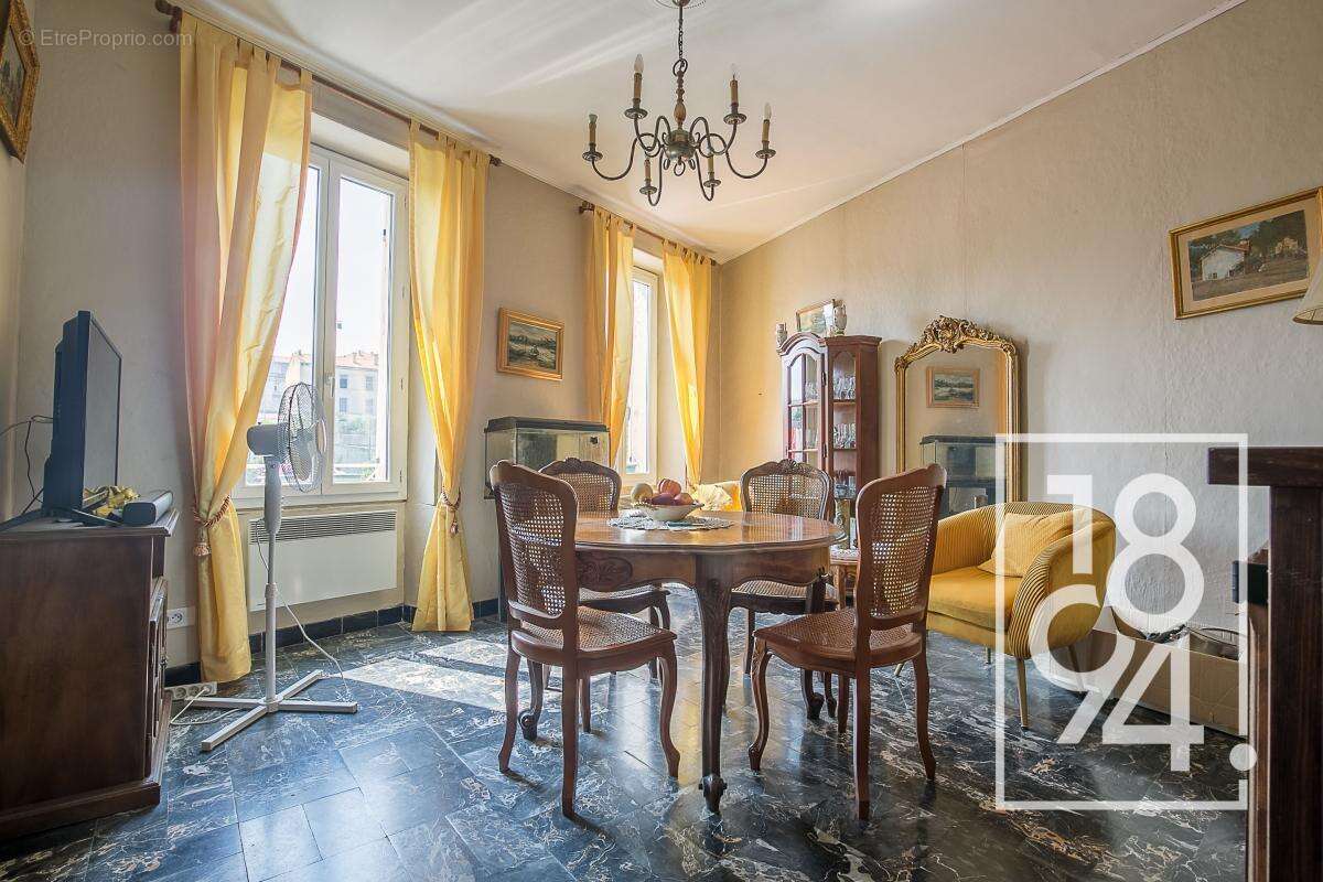 Appartement à MARSEILLE-3E