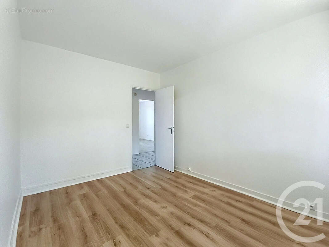 Appartement à PARON