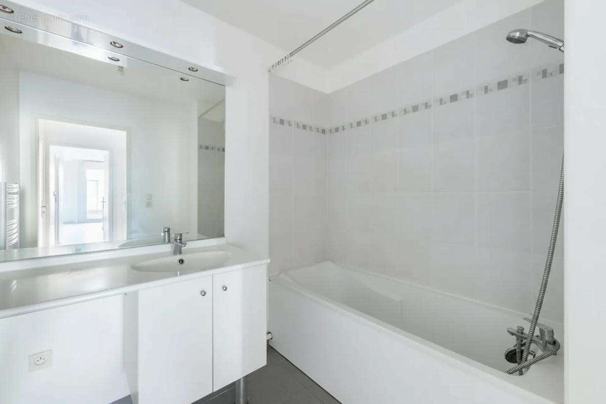 FAMILLE OU INVESTISSEURS Appartement  de 72 m² à Mantes-la-Jolie - photo 9