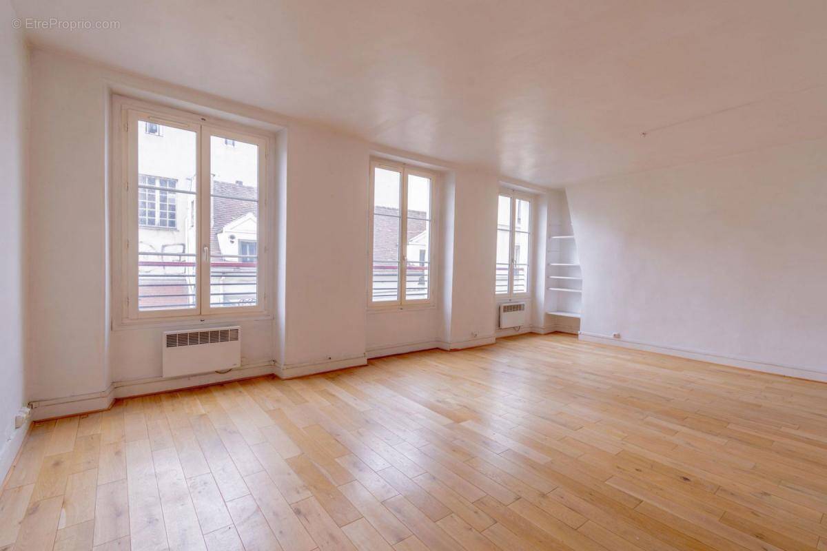Appartement à PARIS-3E