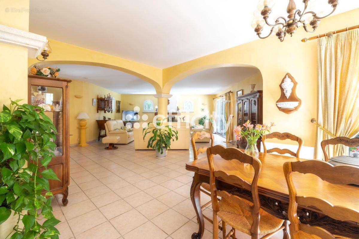 Maison à SAINT-GILLES