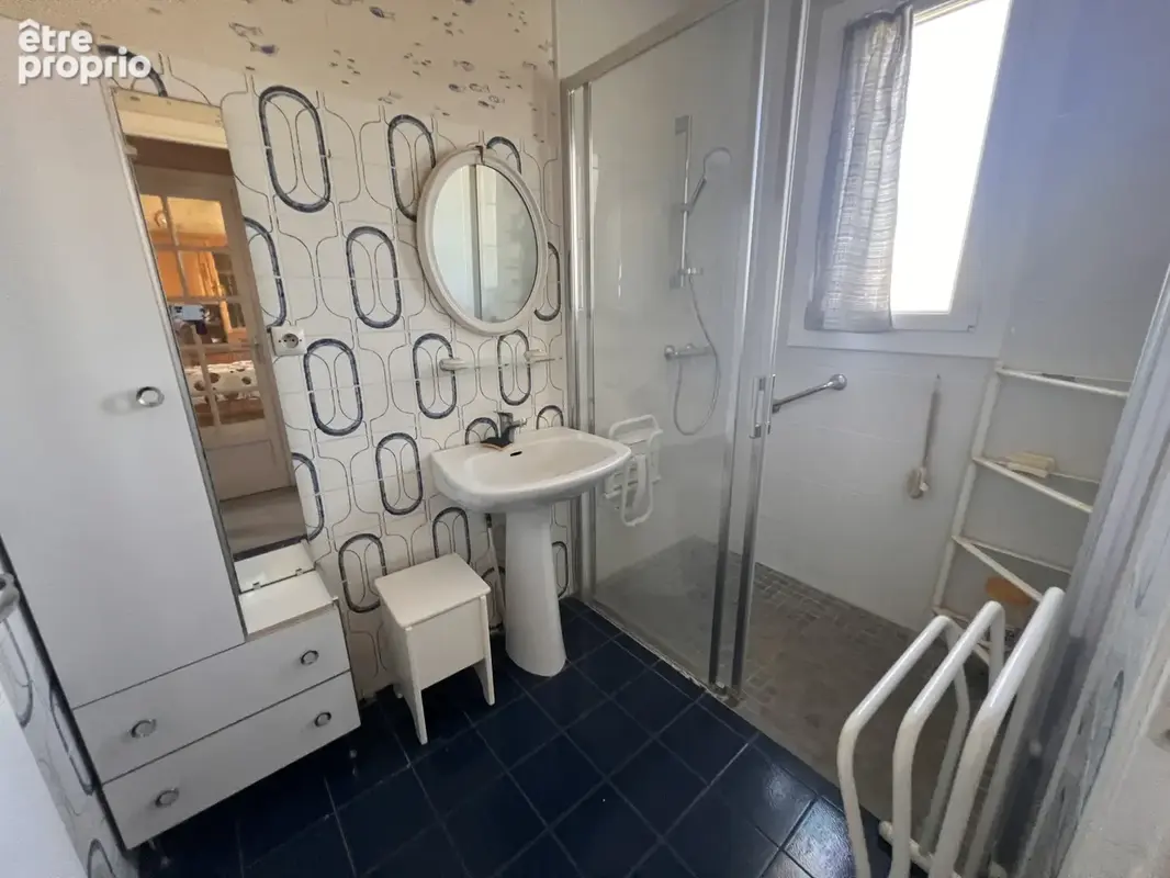 À acheter à Romans-Sur-Isère (26) : maison avec 2 chambres + 1 bureau - photo 8