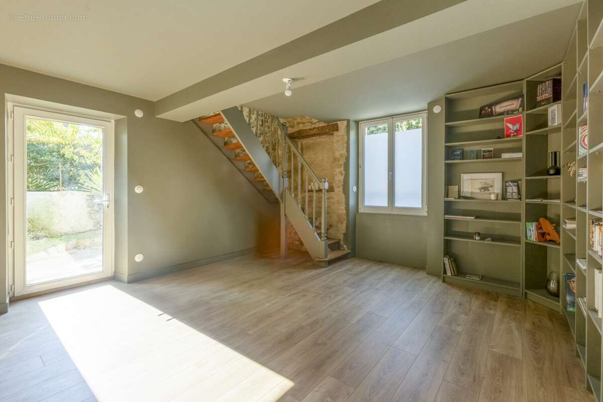 Maison à MAS-SAINTES-PUELLES