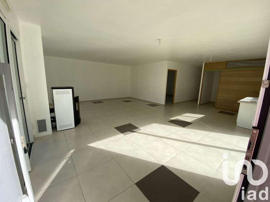 Maison 160 m² à Saint-Hilaire-Les-Andresis  - photo 4