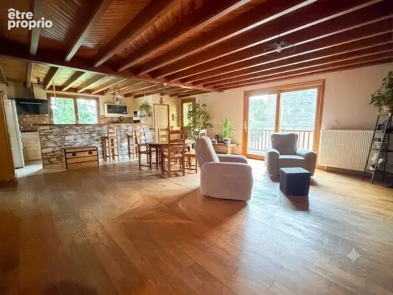  Maison à vendre à Manglieu – 162 m² habitables avec granges, 5 chambres, terrain et vue dégagée sur la nature - photo 3
