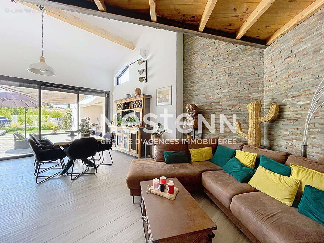 Villa rénovée de 160m2 habitables, 5 pièces, 3 chambres dont 1 de plain-pied, piscine 4x8m, terrain détachable constructible - photo 3