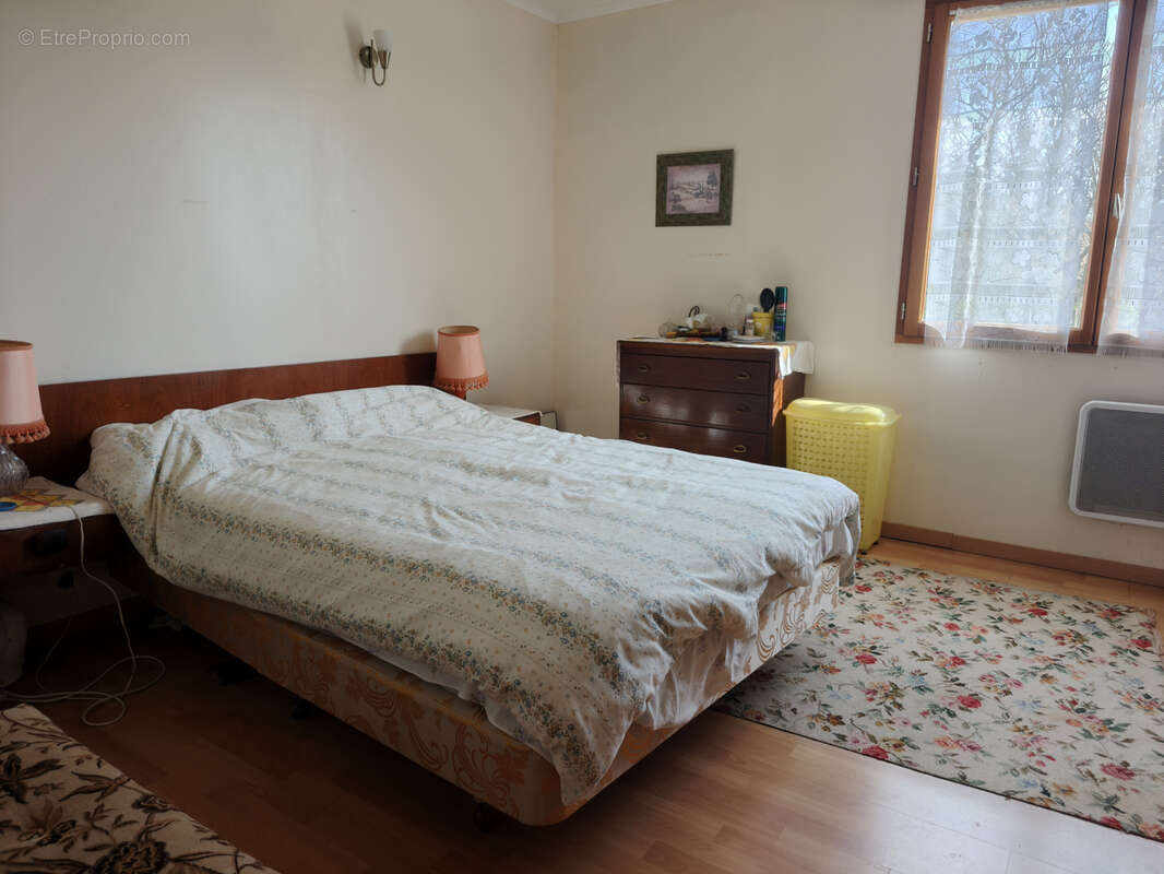 Maison à MONTREUIL-L'ARGILLE