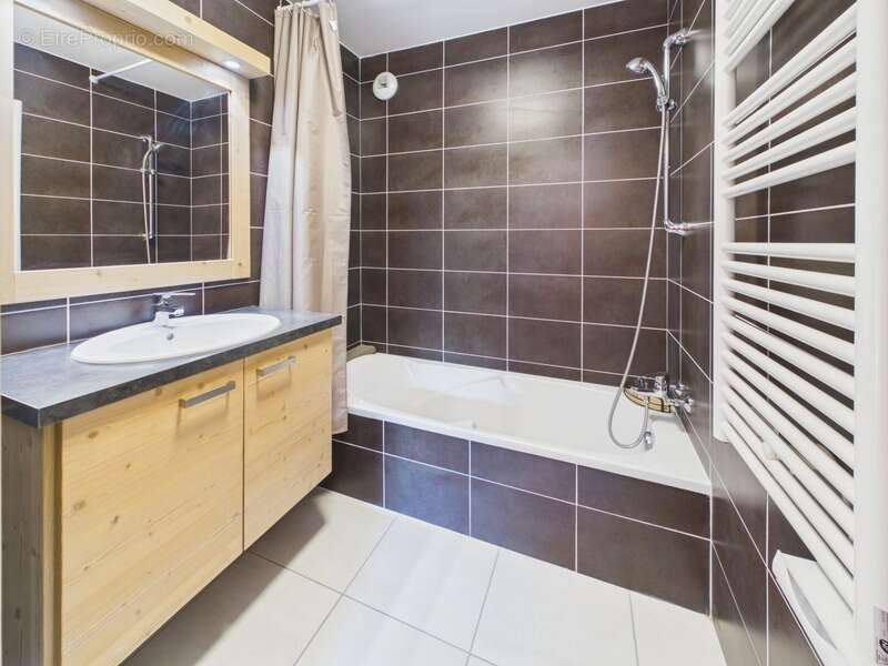 Haute Savoie (74), à vendre SAMOENS - Domaine skiable Grand Massif - Appartement T3 bis - photo 8