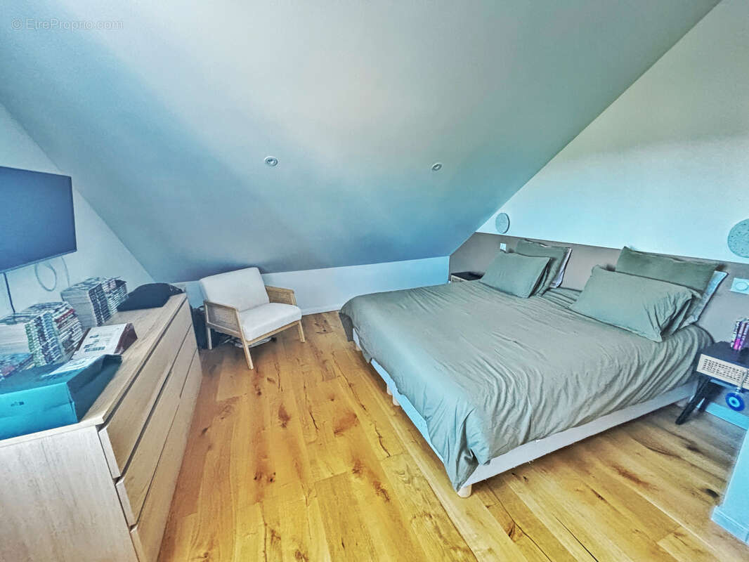 Appartement à FRONTONAS