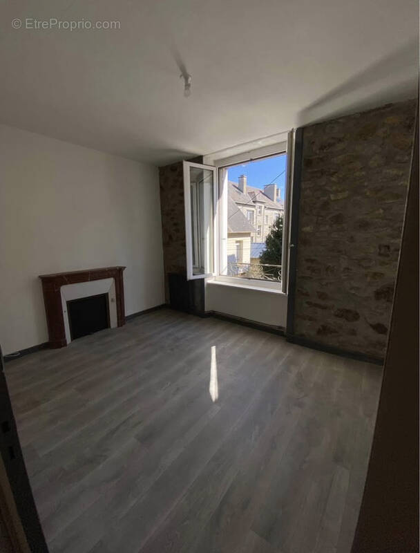 Appartement à FOUGERES