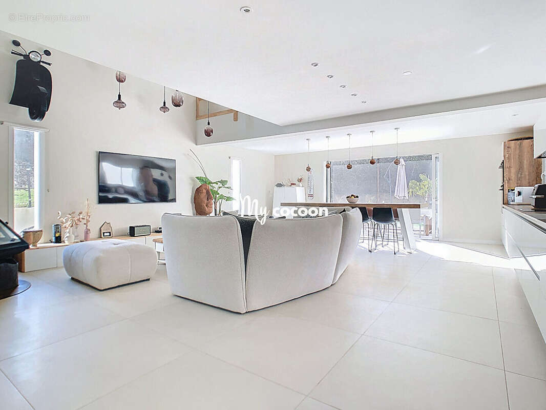 Maison - T5 - 145 m² - photo 5