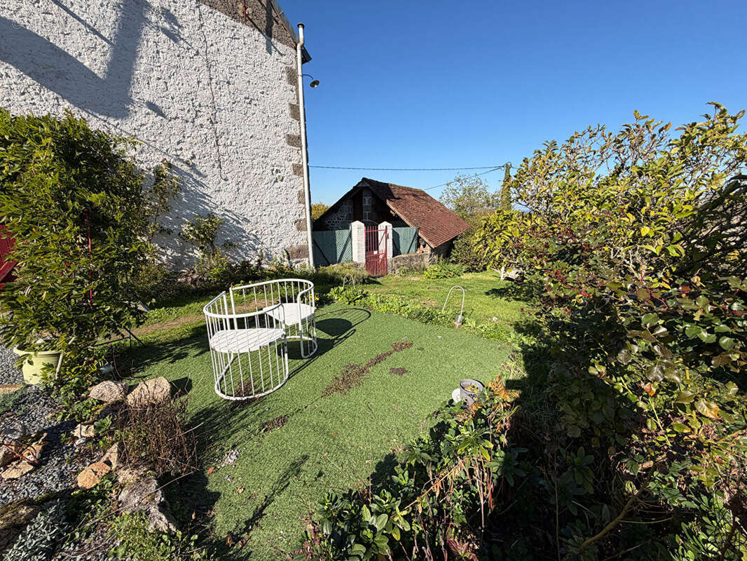 Maison à SAINT-SULPICE-LE-DUNOIS