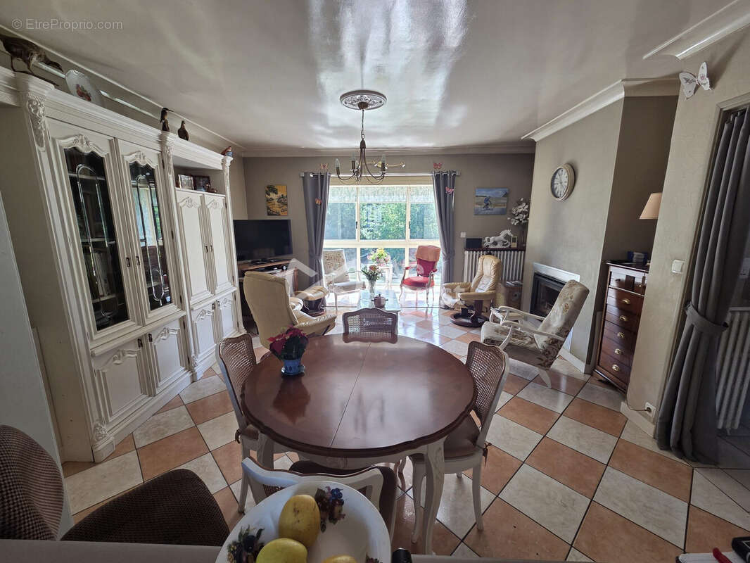 Maison à YVRE-L'EVEQUE