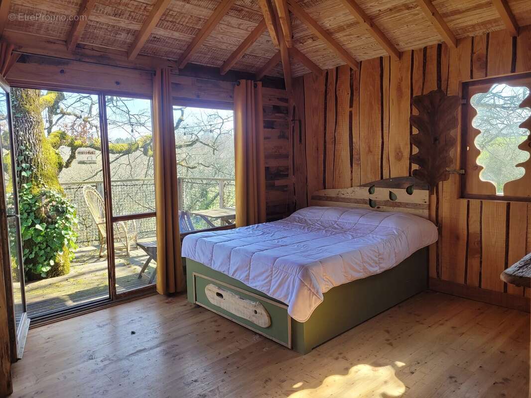 Maison à MONTAIGU-DE-QUERCY