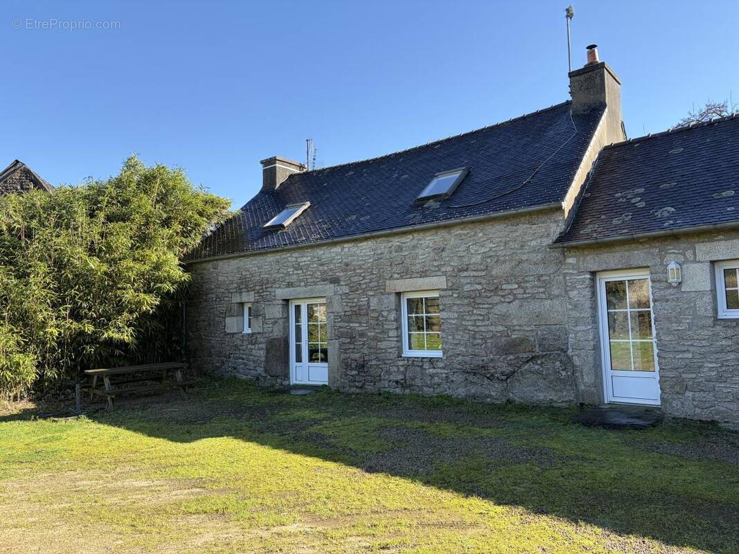 Maison à PLOUNEOUR-MENEZ