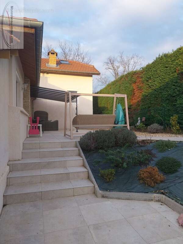 Maison à CLUNY