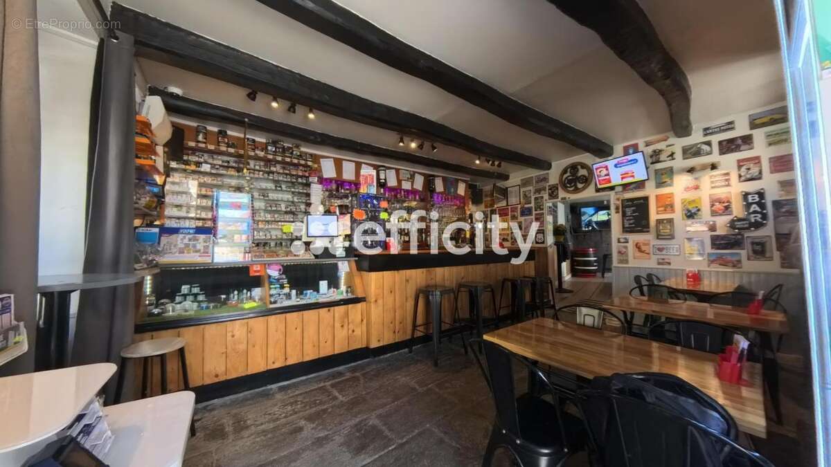 Commerce à MATIGNON