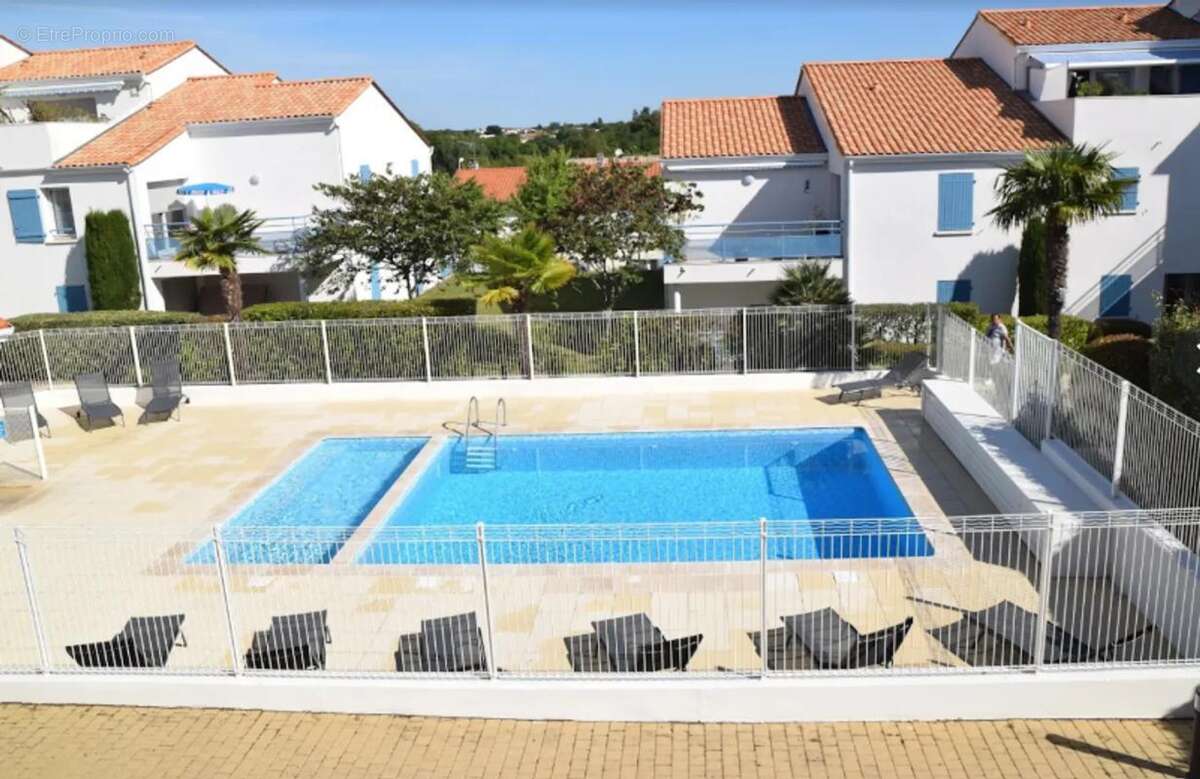 Maison à VAUX-SUR-MER