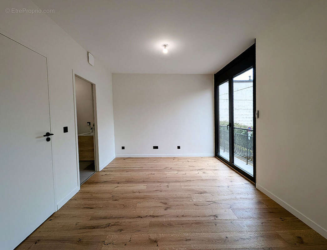 LOFT rénové  Aix Les Bains coeur de ville -  avec garages - photo 6
