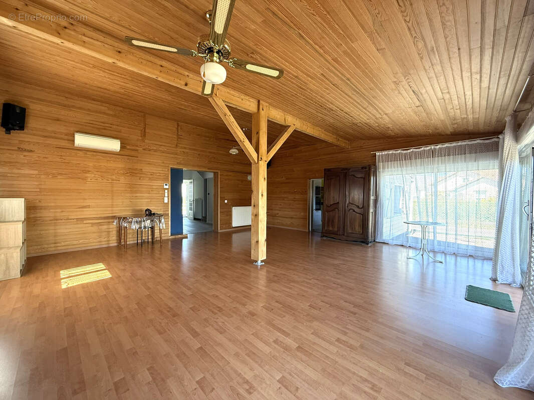 En exclusivité ! Maison T5 de 147 m2 avec jardin ! - photo 2